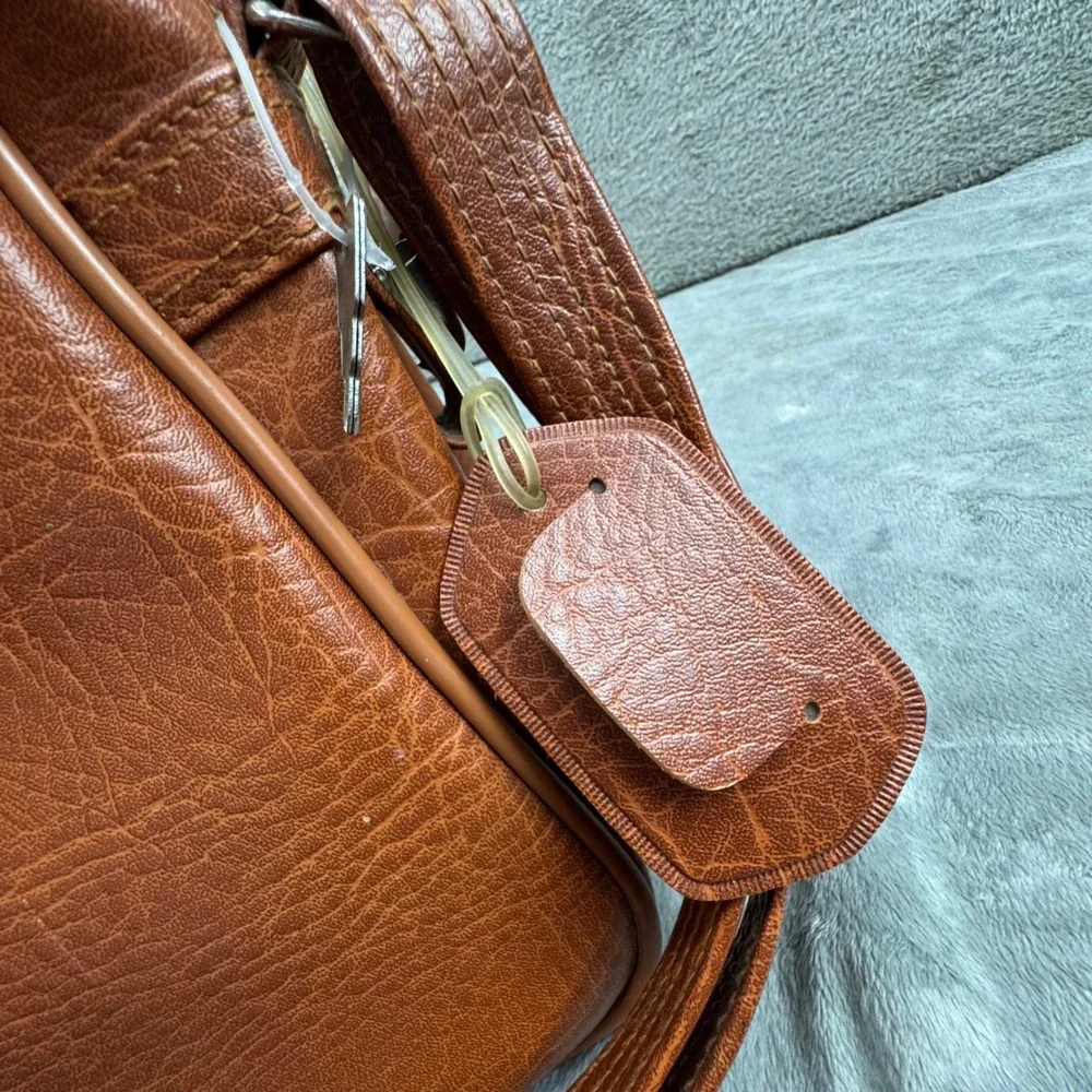 World Traveler Shoulder Bag Unisex OS Brown Excellent Vintage Retro Flight Bag